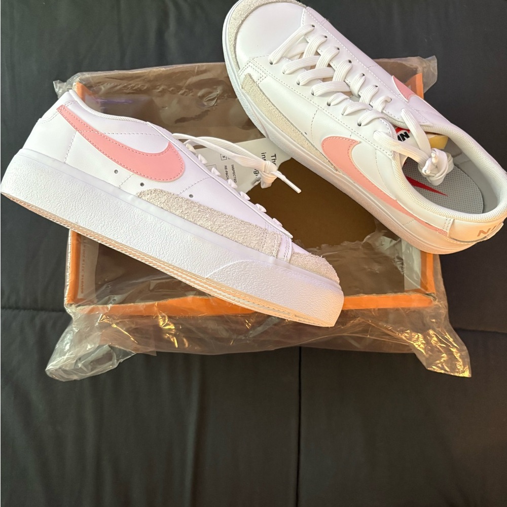 Nike Women's White and Pink Sneakers